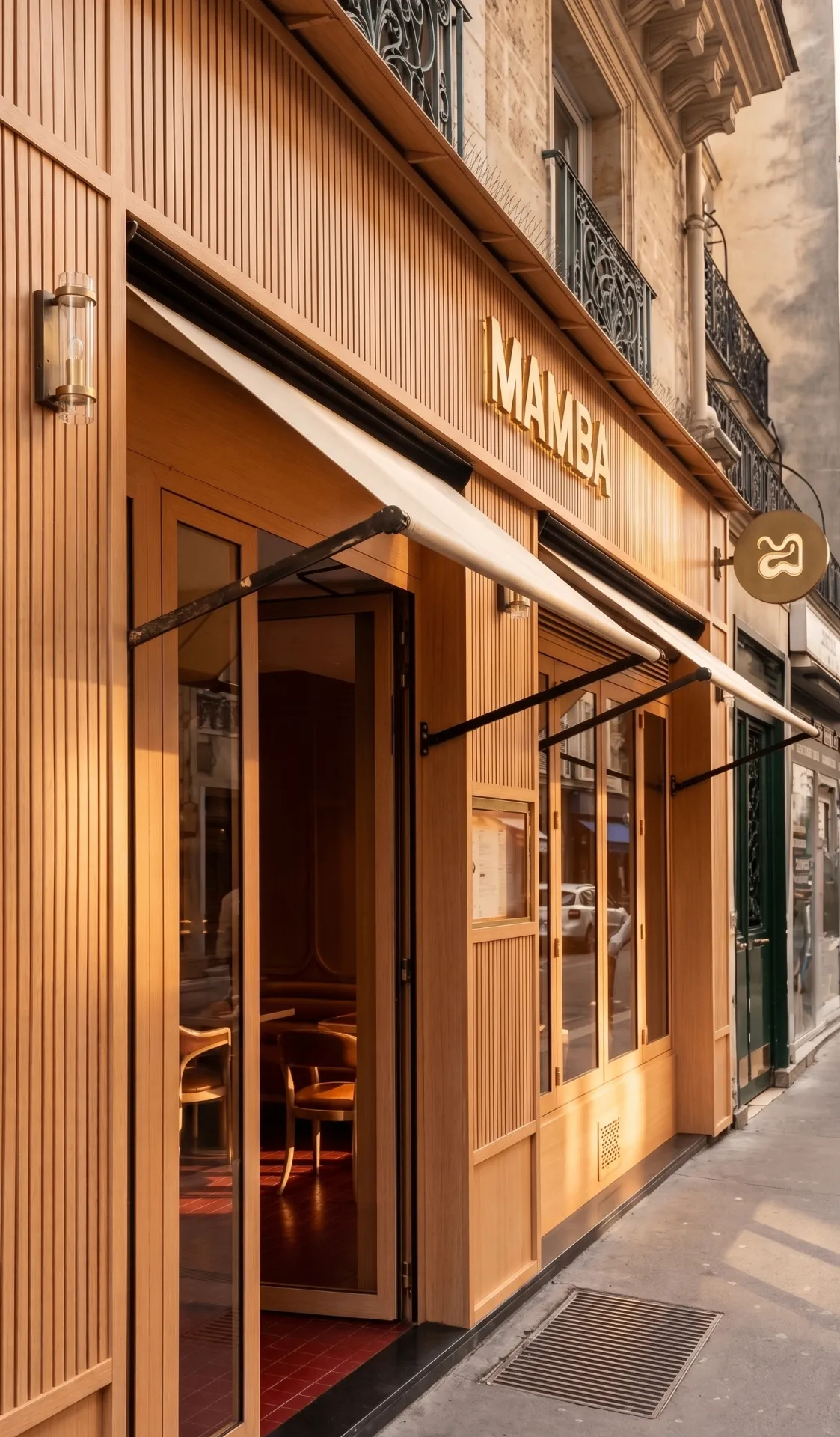 Façade du restaurant MAMBA, rue de Paradis, Paris 10e